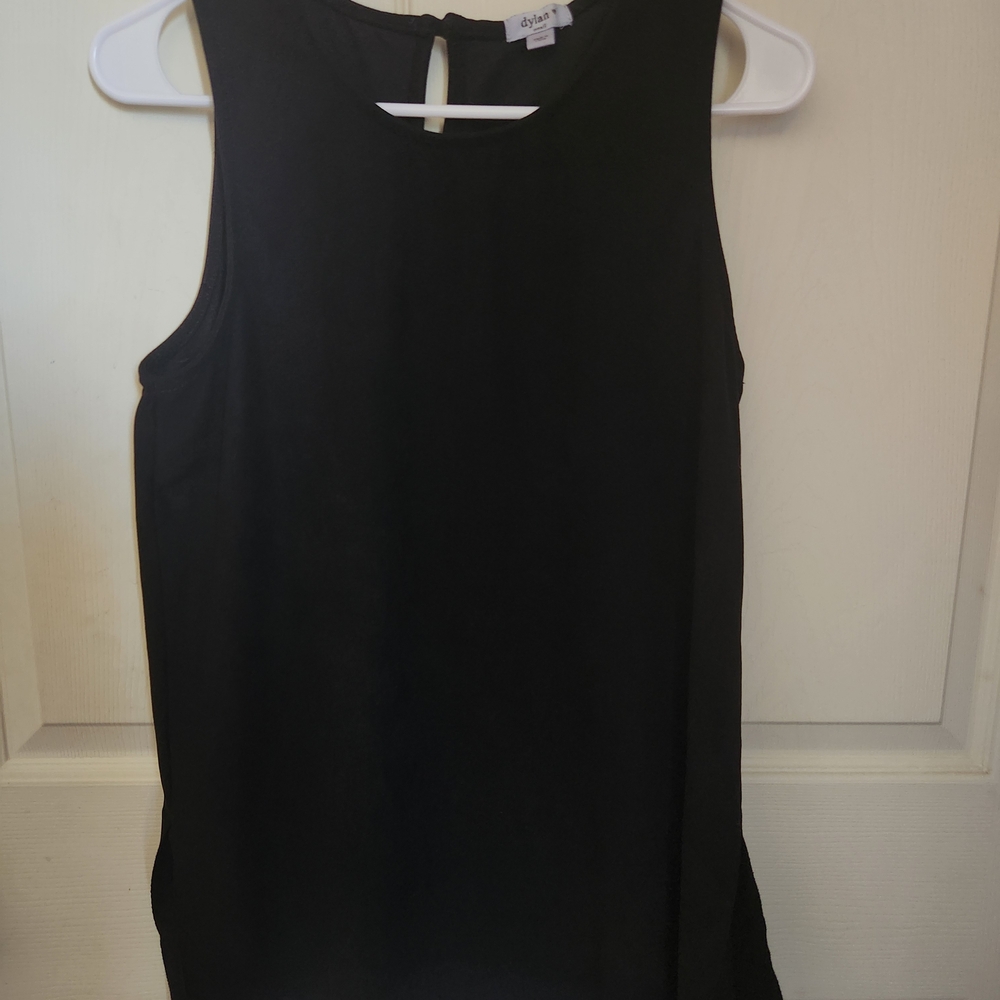 dylan Black Sleeveless Keyhole Shell Top
